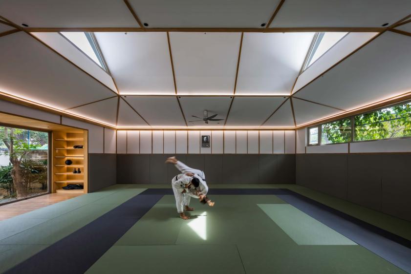 DOJO - SALLE DE SPORT BIOCLIMATIQUE