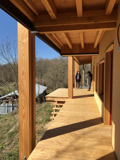 Terrasse bois: un espace à vivre, un entre-deux entre intériorité et paysage