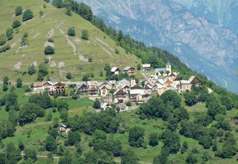 Vue du village avec le projet