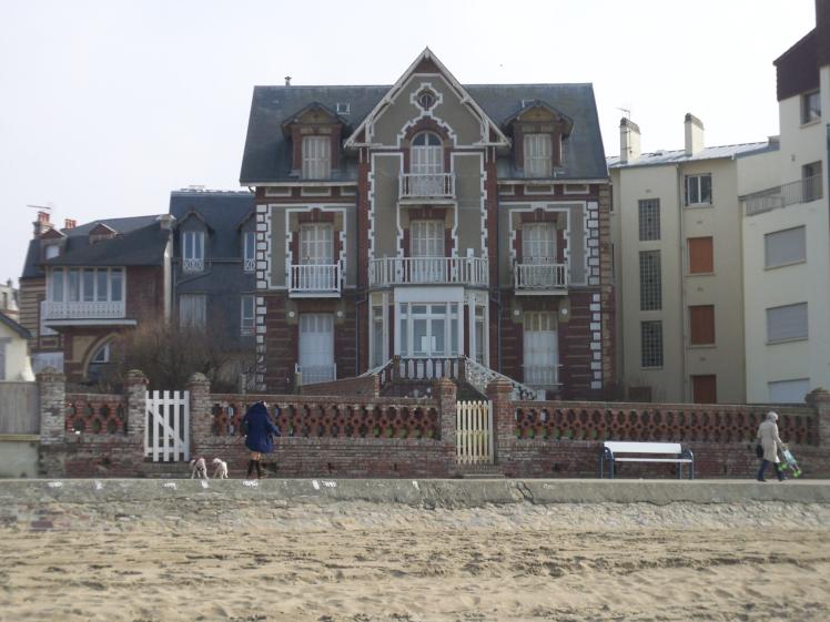 Façade sur mer de la villa classée.