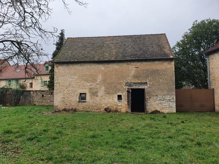 Etat d'origine du bâtiment, laissé à l'abandon.