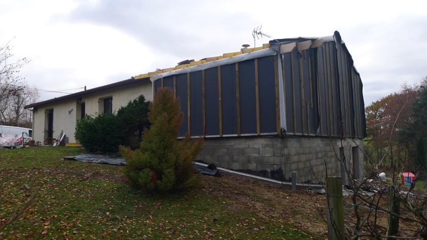 Façade Nord pendant la réalisation de la couverture de l’extension 