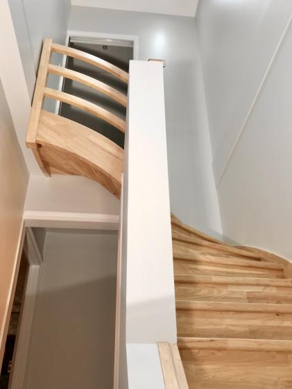 escalier sur-mesure pour accéder au comble aménagé