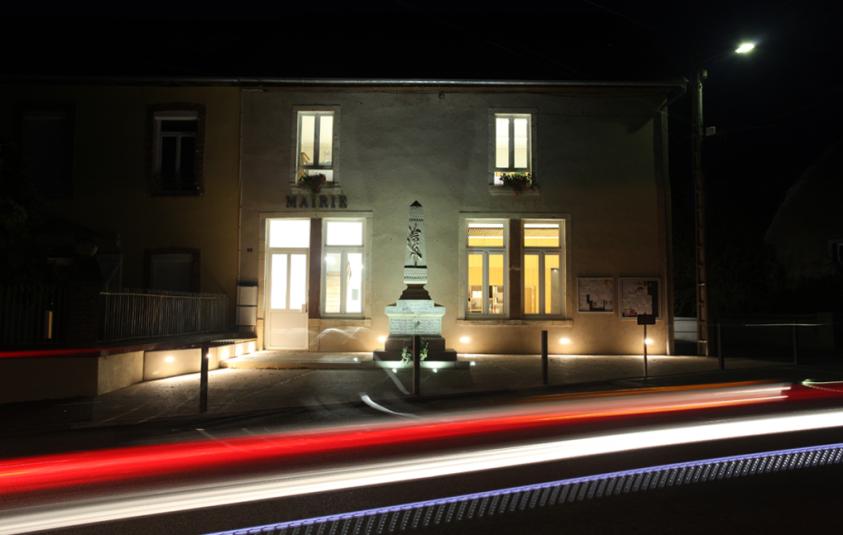 Vue nocturne du parvis