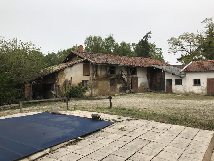 Etat avant travaux de la ferme en pisé