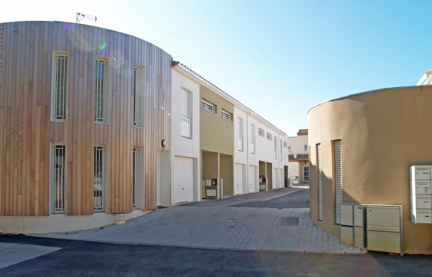 Baillargues  - Montbretia façades