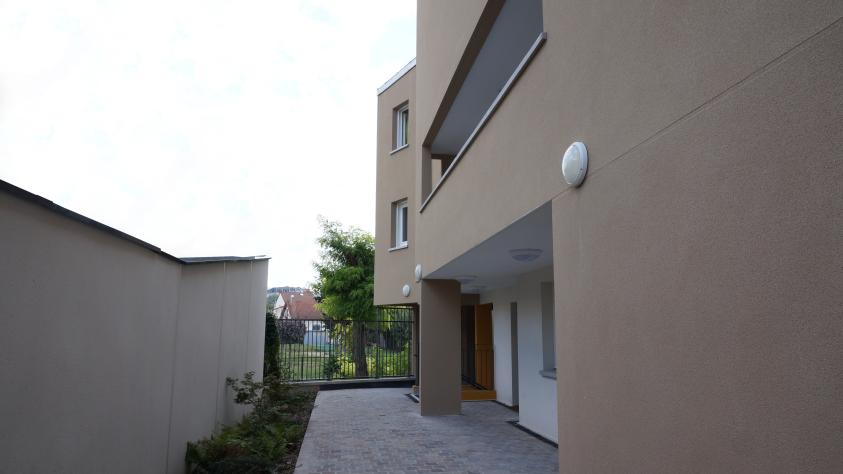 Vue sur le bâtiment B en fond de parcelle