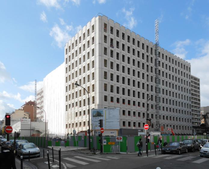 Spectaculaire ré-architecture de bureaux à Paris 13ème - façades après le retrai