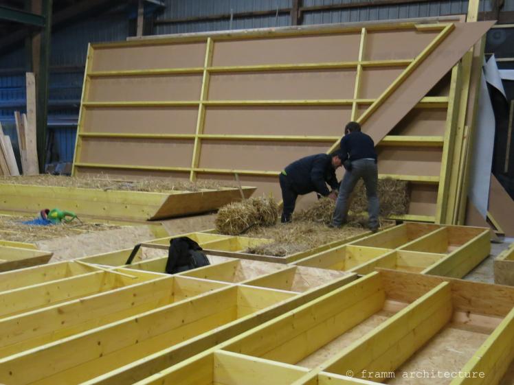 MLB remplissage caisson de toiture paille MLB remplissage caisson de toiture paille