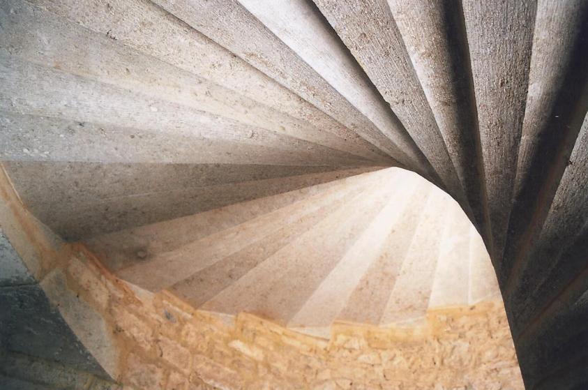 Vue de l'escalier en pierre