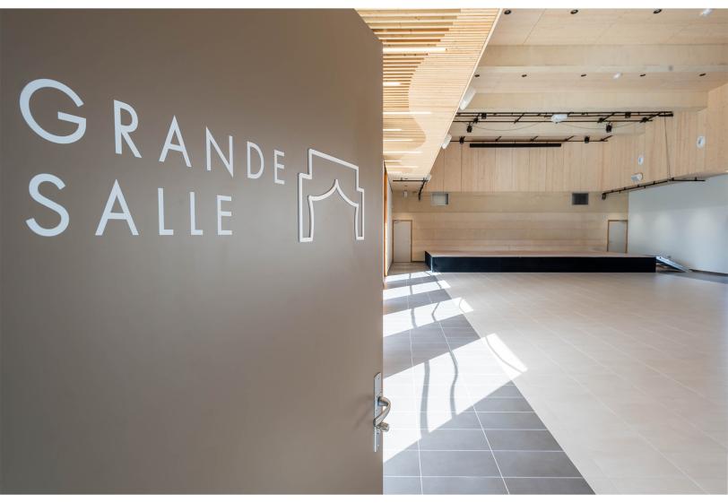Grande Salle - Signalétique travaillée. // Copyright : Sandrine Rivière