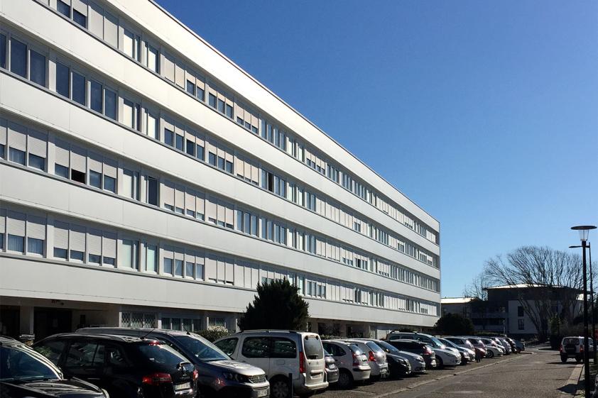 facade-parking-principale-quincarneau.jpg