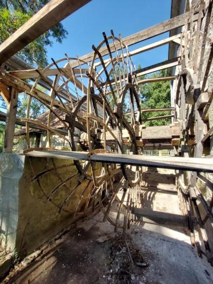 Roue du Moulin 19ème - Restauration en cours