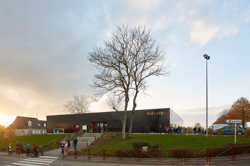 Une salle d'activités et un centre de loisirs THPE à Eslettes (76)