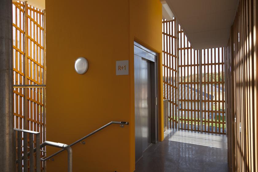 32 logements - Extérieur, cage d'escalier