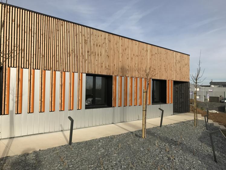 Bureaux SCI CAPI - Vue depuis le haut de la rampe d'accès