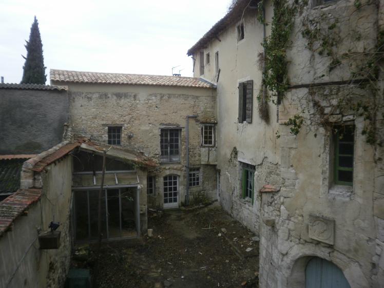 Vue façade sur cours - état des lieux