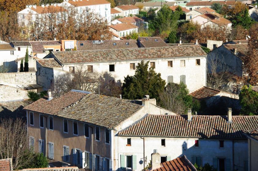 Vue lointaine du corps de bâtiment - état des lieux