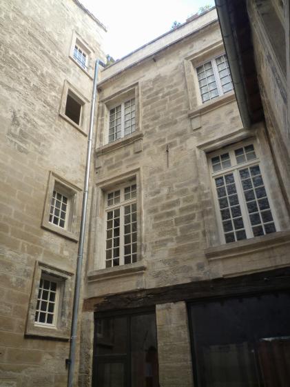 Façades intérieures cour avant - après travaux