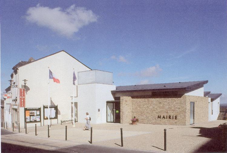 Mairie de Bouzillé (49530) Architecte DPLG Philippe LEBOURG prix CAUE 49 en 2001