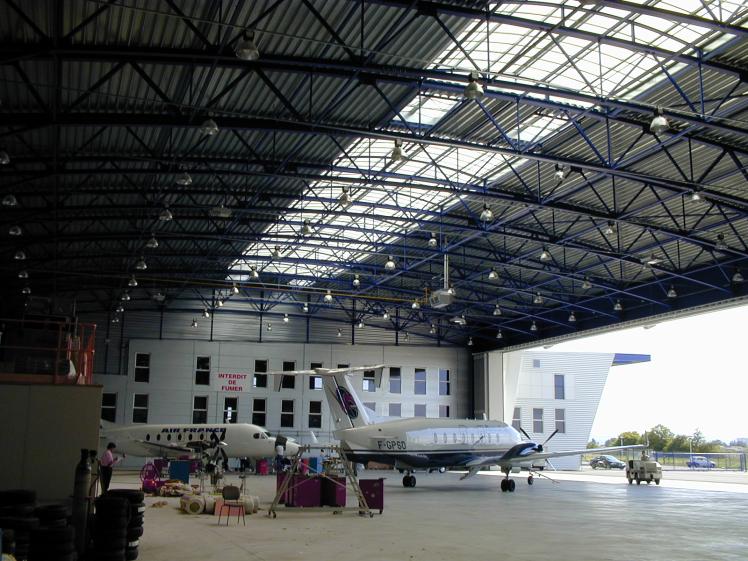 hangar_2.jpg