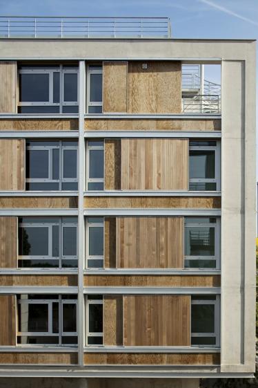 20_detail_de_la_facade_depuis_linterieur_de_lilot_ph_h_abbadie.jpg