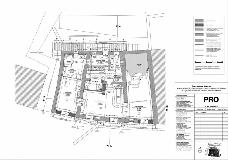 Le très mauvais état général du bâtiment nécessite une rénovation lourde mais no