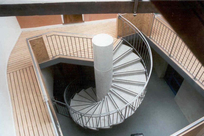 escalier_de_dessus.jpg