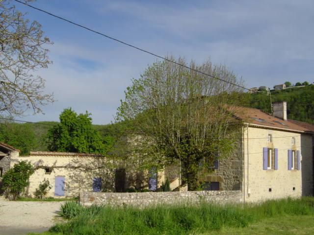 Vue sur l'entrée du hameau