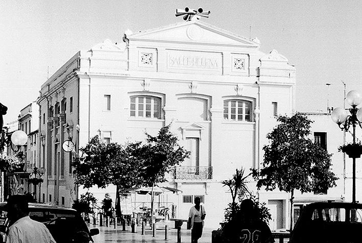 salle_helena-facade.jpg