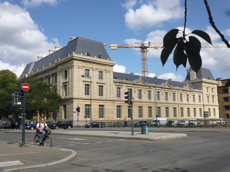 Façade place Pasteur