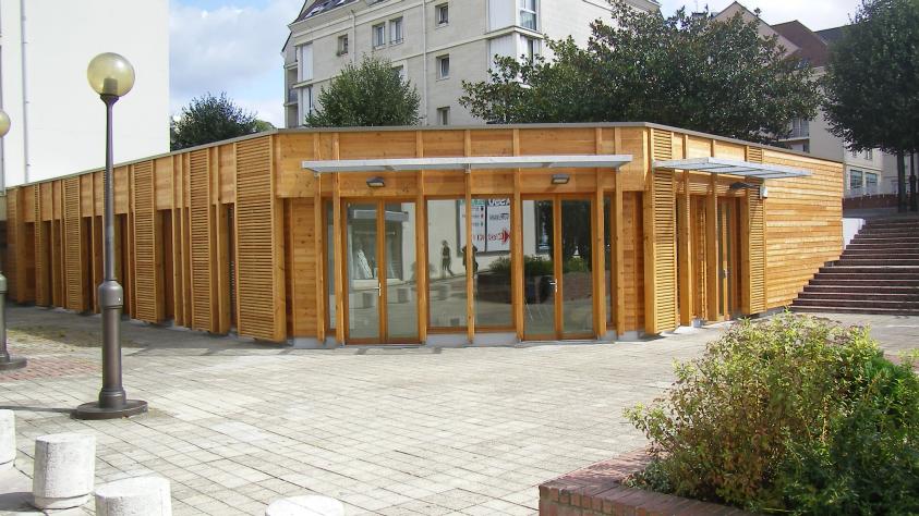 façade sur la place Saint-Médard