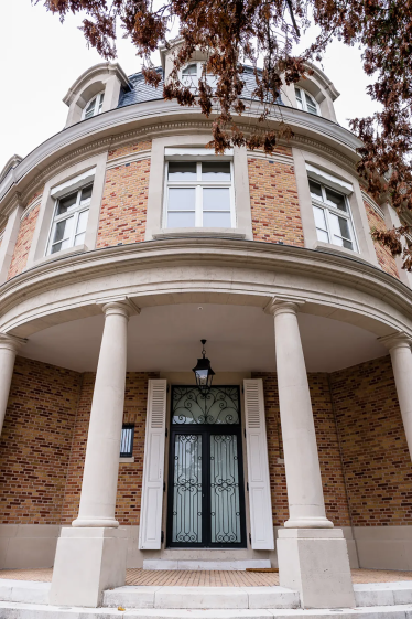 architecte-lille-marcq-en-baroeul-maison-bourgeoise-jardin-facade-colonnade-porc