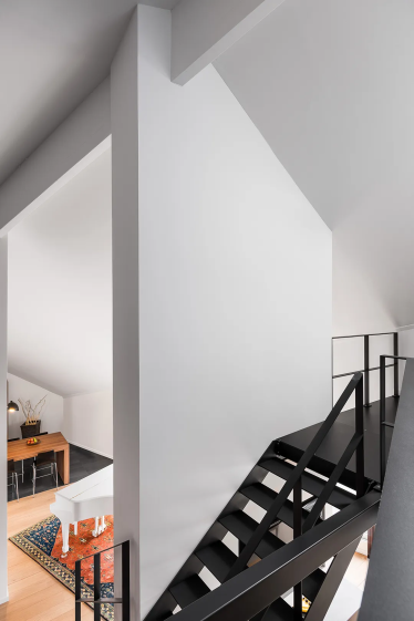 architecte-lille-grand-appartement-cuisine-escalier-metal