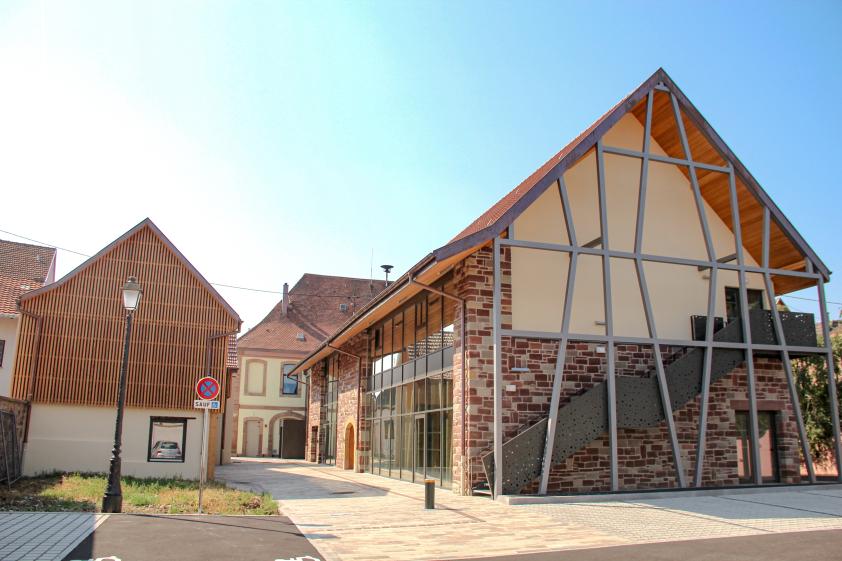 Mairie et pôle culturel - St-Croix-en-Plaine vue extérieure