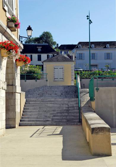 Escalier de l'ancienne pesée