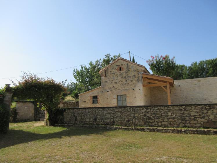 Vue de l'abri de jardin restauré et agrandi