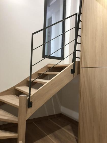 Apres travaux - escalier dans la chambre