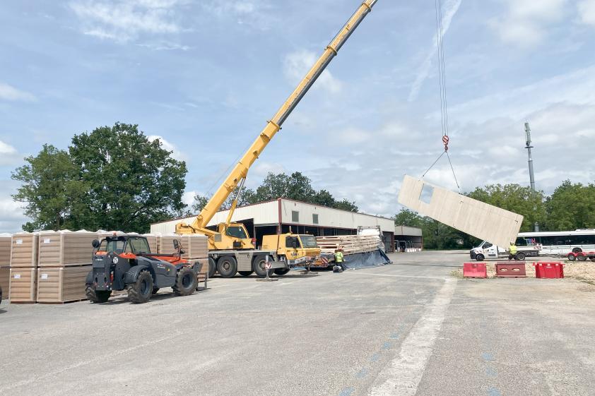 Chantier dépôt de bus Kéolis avec grue