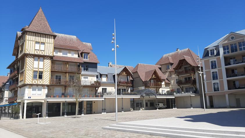 vue du lot F depuis la place des marins