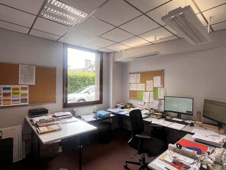 bureau 1
