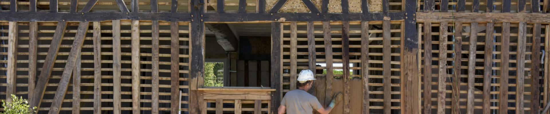 Architecture Normande (Chantier de torchis sur charpente à colombages)