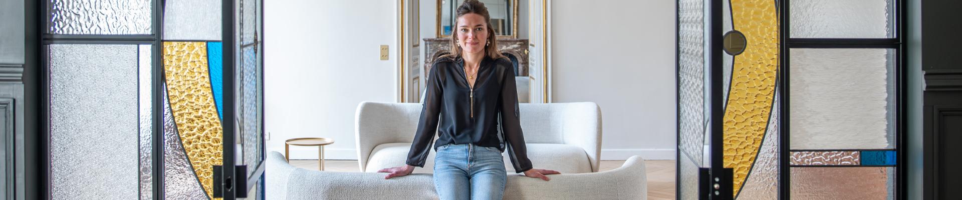 Adèle Bourg, Fondatrice de l'agence Atelier110 architecture & Design - à Bois-Guillaume, Rouen et ses environs et Paris. Rénovation, extensions, surélévation réhabilitation, optimisation des espaces, aménagements intérieurs, autorisations administratives, permis de construire, déclaration préalable, haut de gamme, lieux de vie, de travail et lieux d'accueil