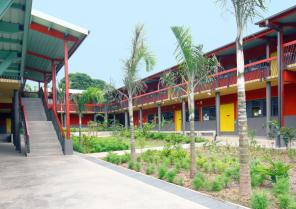 Jardin tropical  Extension du Collège Labattoir sur la commune de Dzaoudzi-Labattoir à Mayotte