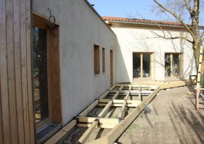 construction bio-climatique dans un verger