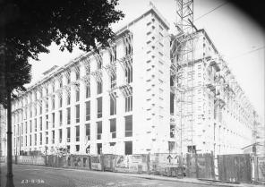 L'Hôtel des Postes, construit entre 1935 et 1938, sous la direction de l'archite