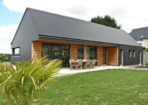 maison-bois-bardage-ardoises-ouate-de-cellulose-contemporaine-carole-groulet-arc