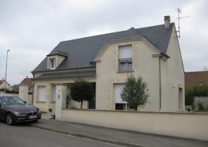 Façade sur entrée