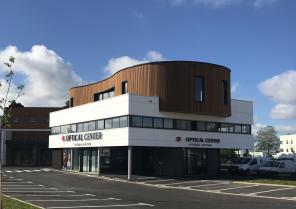 COMMERCES & BUREAUX ISNEAUVILLE