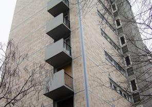 RELOOKING FACADES